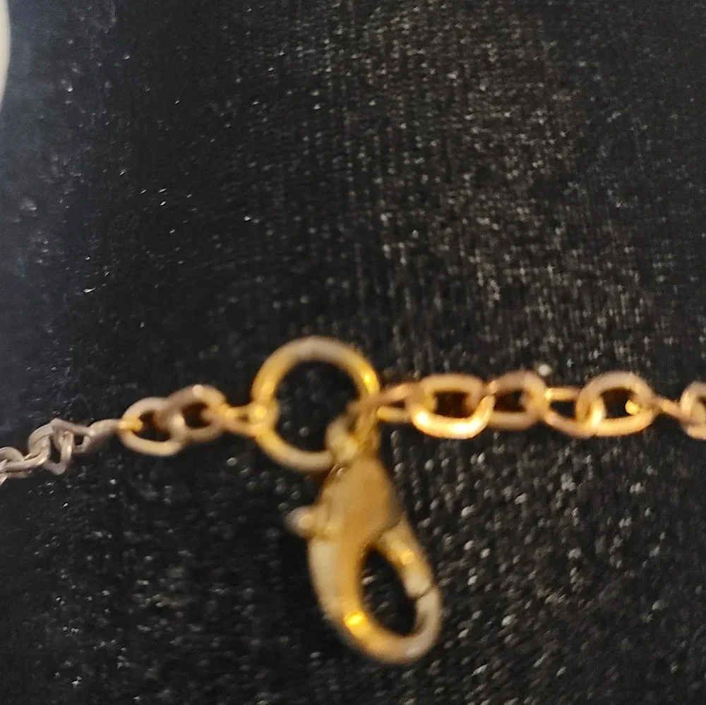 Gold long Necklace - Picture 4 of 4